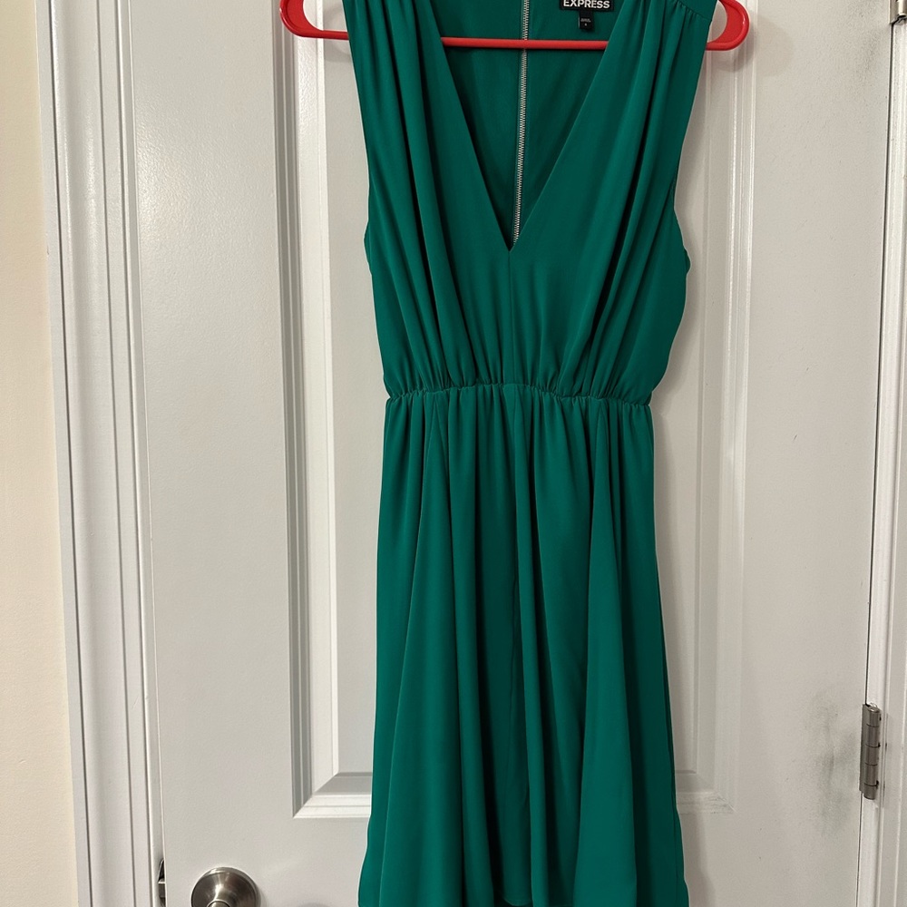 Express. Kelley green open back dress with silver zipper. Size 6